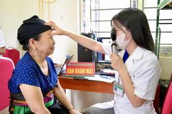 Lan tỏa yêu thương nơi biên cương, chăm sóc sức khỏe nhân dân xã Na Mèo
