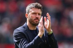 Man United và kế hoạch 250 triệu bảng: Phá kỷ lục vì Elliot Anderson, chiêu mộ Lewandowski