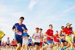 Sôi nổi giải chạy 'Tam Thanh cùng AIA chào ngày mới 2026'