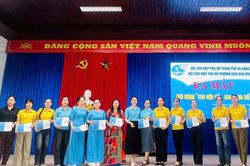 Phụ nữ phường Điện Bàn Đông ra mắt mô hình 'Chi hội số - Gia đình số'