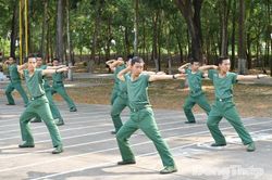 Rèn luyện bản lĩnh, ý chí cho chiến sĩ mới