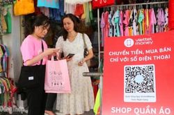 Từ chợ truyền thống đến thanh toán QR: Chuyển đổi số đang đi vào đời sống
