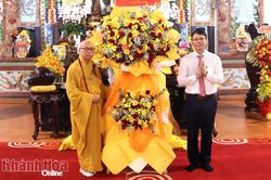 Trang nghiêm Đại Lễ Phật đản - Phật lịch 2570 tại Chùa Long Sơn