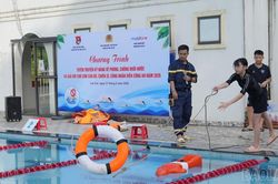 Tuyên truyền kỹ năng phòng, chống đuối nước và tổ chức giải bơi cho con cán bộ, chiến sĩ Công an