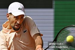 John McEnroe chỉ ra sai lầm khiến Djokovic vỡ mộng Grand Slam thứ 25 tại Roland Garros