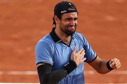 Berrettini thoát hiểm sau 5 giờ, Roland Garros chứng kiến loạt marathon kịch tính