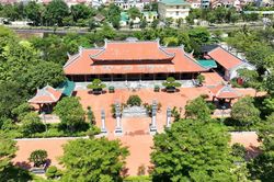 Những người chăm lo Đền thờ Bác Hồ và các Anh hùng liệt sĩ