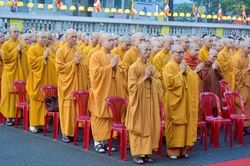 Hàng ngàn Tăng Ni, Phật tử tham dự Đại lễ Phật đản Phật lịch 2570 tại Việt Nam Quốc Tự