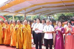 Hưng Yên: Hơn 2.000 chư Tăng Ni, Phật tử về chùa Phúc Lâm Tiên Quán dự Đại lễ Phật đản