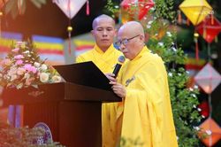 Thiền viện Vạn Hạnh (P.Đức Nhuận, TP.HCM) trang nghiêm cử hành Đại lễ Phật đản Phật lịch 2570