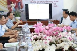 Lãnh đạo tỉnh Bắc Ninh làm việc với Giáo xứ Tử Nê