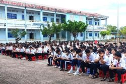 Đình chỉ điều tra vụ cựu hiệu trưởng ở Cà Mau: Khi 'cái lý' chạm đến 'cái tình'