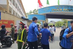 Hơn 61.700 thí sinh Hải Phòng bước vào môn thi đầu tiên của kỳ thi vào 10
