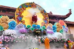 Đại lễ Phật đản tại Việt Nam Quốc Tự: Lan tỏa ánh sáng từ bi giữa đời thường
