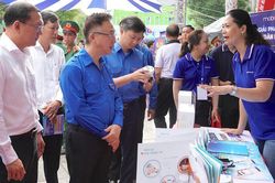 'Điểm chạm số 2026': Đưa AI, chữ ký số, dịch vụ công đến gần người dân