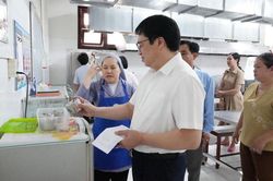Hơn 5.700 cơ sở vi phạm an toàn thực phẩm trong tháng cao điểm