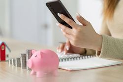 Người biết giữ tiền thường làm 6 điều này: Thu nhập không quá cao vẫn có thể dư dả theo thời gian