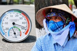 Tin mới nhất về đợt nắng nóng ở Bắc, Trung Bộ và dự báo thời tiết Hà Nội 10 ngày