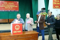 Người làm Trưởng thôn, Tổ trưởng tổ dân phố phải đáp ứng những tiêu chuẩn nào theo quy định mới nhất?