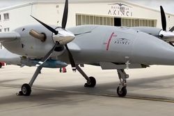 Sự thật UAV Akinci 'thiết lập lịch sử' khi bắn hạ tiêm kích Rafale