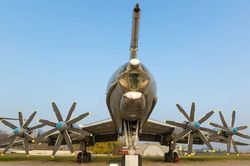 Máy bay Tu-142 Nga bị Ukraine phá hủy chỉ là mồi bẫy?