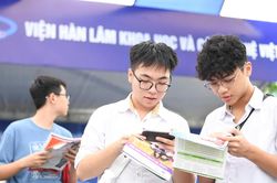 Siết đầu vào đại học bằng quy định điểm sàn 15 điểm