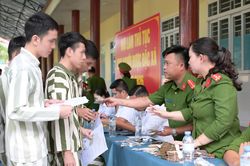 Đặc xá cho 169 phạm nhân tại Trại giam Long Hòa ở Tây Ninh