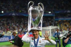 Thiếu người như CR7, PSG khó lập hat-trick Champions League
