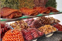 Quán bún mắm miền Tây hút 'triệu view' vì quầy nguyên liệu đều tăm tắp