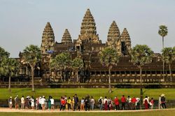 Hướng dẫn viên Angkor Wat 'hầu như ở nhà cả tháng'