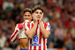 Barcelona nhận 'trái đắng' trong vụ Alvarez