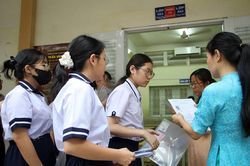 Sáng nay, hơn 151.000 thí sinh TP.HCM thi tuyển sinh lớp 10 công lập