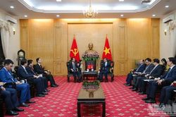 Tăng cường hợp tác nghiên cứu lý luận và bồi dưỡng cán bộ Việt Nam-Trung Quốc