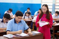 Những khoảnh khắc đẹp trong ngày thi lớp 10 ở TPHCM