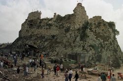 Quân đội Israel tiến sâu vào miền Nam Lebanon, chiếm núi chiến lược