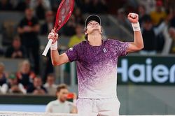 Cờ đến tay Zverev, khi Fonseca hạ đối thủ từng 3 lần vào chung kết Grand Slam