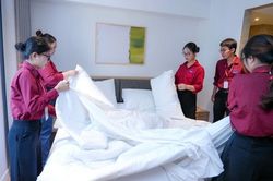Học nhóm ngành dịch vụ - du lịch có dễ tìm việc?