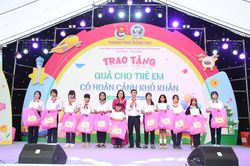 50 suất học bổng hỗ trợ học tập đến với học sinh vượt kh&oacute;, vươn l&ecirc;n ở Đồng Nai