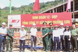 Nỗ lực hoàn thành trường Phổ thông liên cấp Tiểu học - THCS Hùng Sơn đúng tiến độ