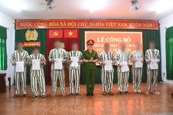 Công bố quyết định đặc xá cho 54 phạm nhân tại Trại Tạm giam số 1 thuộc Công an TP Đà Nẵng