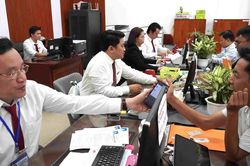 Để không trễ việc dân