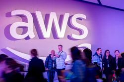 Hệ thống của Amazon Web Services giúp khai báo nhập cảnh trong ba phút