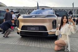[GALLERY] Ra mắt Nio ES9 - SUV điện thay pin nhanh hơn đổ xăng, từ 1,36 tỷ