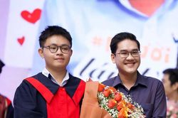 Đề thi Ngữ văn TPHCM chạm đúng vấn đề của giới trẻ trong thời đại số
