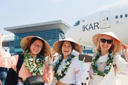 Khánh Hòa: Thị trường khách Nga lớn nhất Việt Nam trước áp lực nhân sự