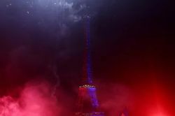 Hàng trăm người bị thương: Bạo loạn bao trùm Paris sau chiến thắng của CLB Paris Saint-Germain