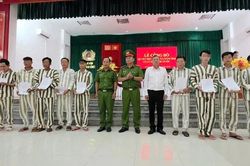 Trại giam Kênh 7 Bộ Công an trao quyết định đặc xá cho 108 phạm nhân