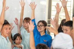 Tết thiếu nhi đầm ấm của trẻ em hoàn cảnh đặc biệt