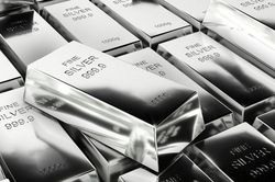 Giá bạc giữ vững vùng cao nhờ lực cầu từ AI và năng lượng tái tạo