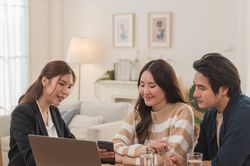 Nhân sự ngân hàng, bất động sản t ìm 'bến đỗ mới'